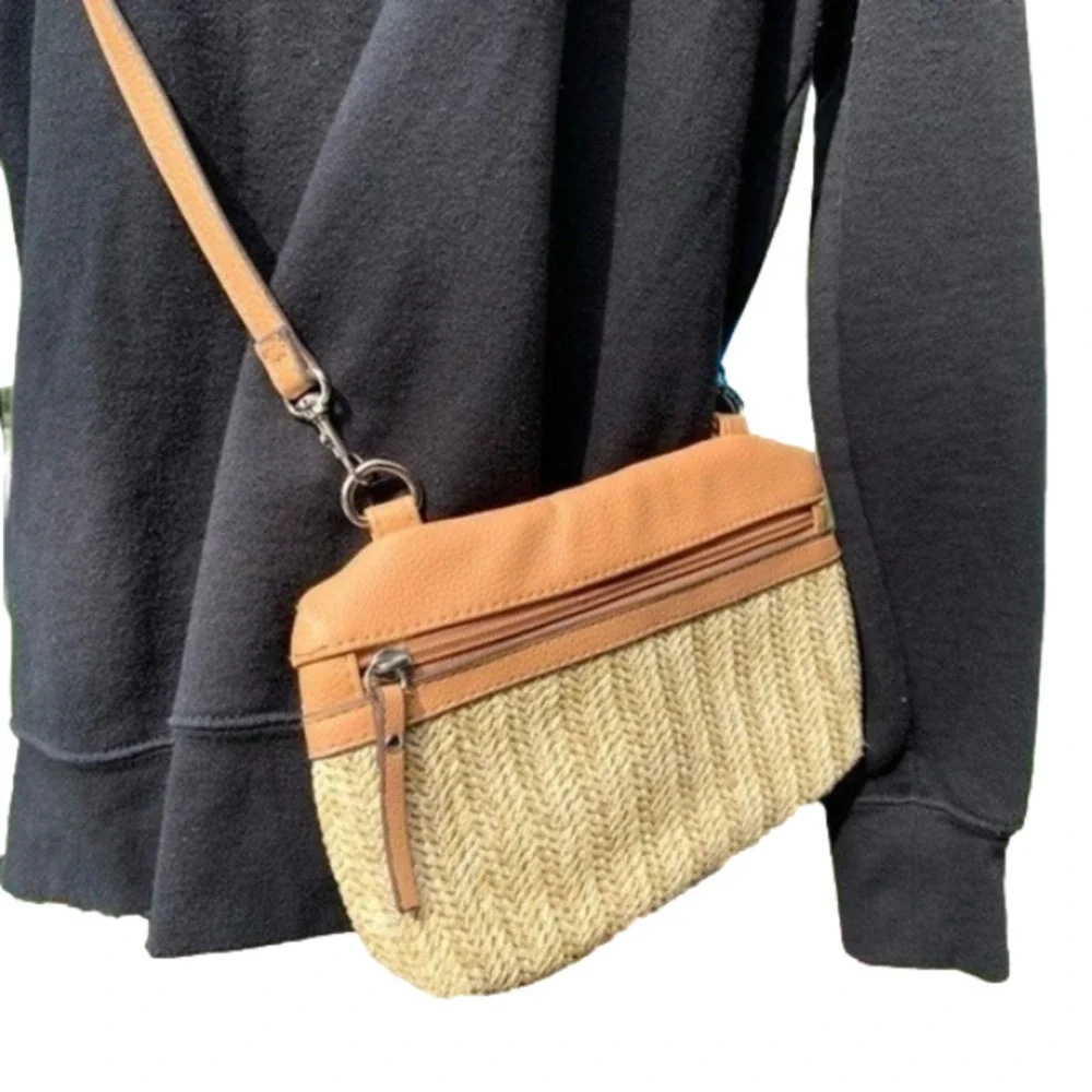 ***SOLD***ROSETTI Straw Crossbody Small Bag Purse Beige - Picture 6 of 7